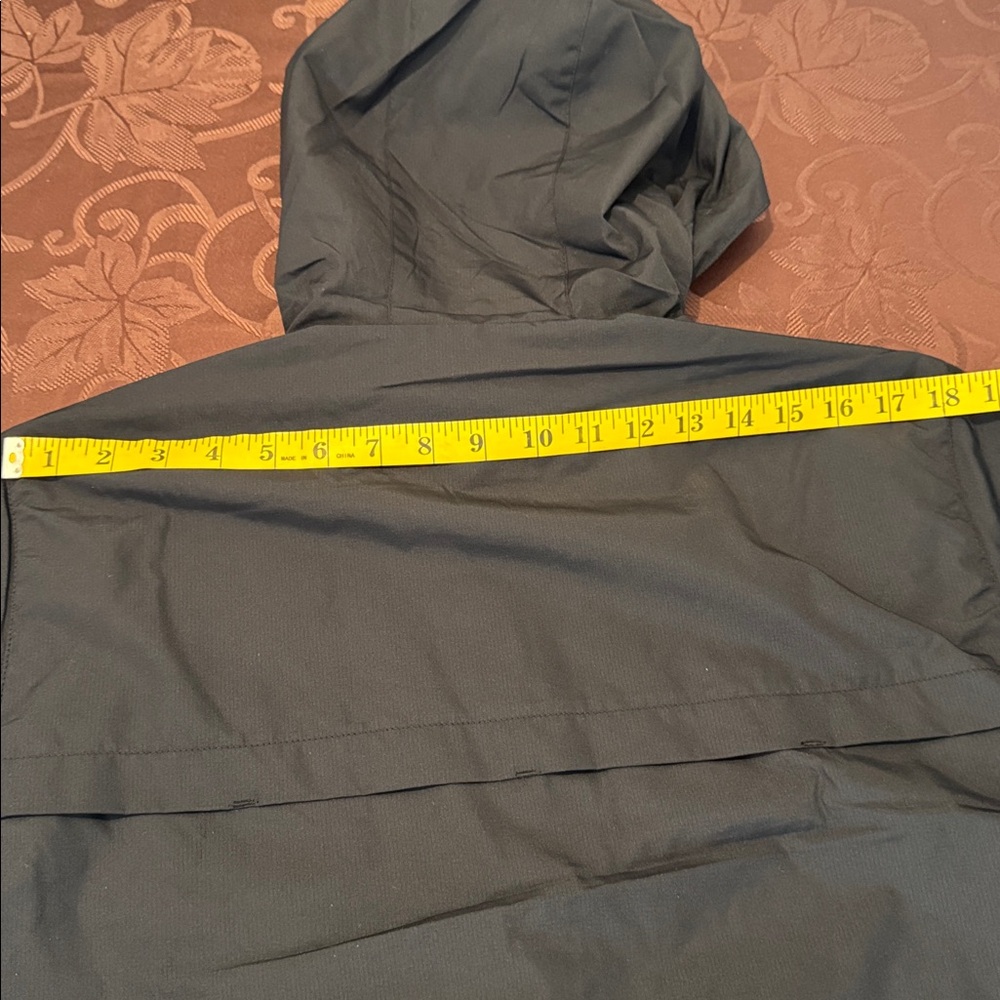 Men’s Quicksilver Water Repellant Windbreaker. Size Med. - Picture 14 of 16